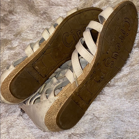 Ivory strapped tie up sandals - Picture 3 of 3